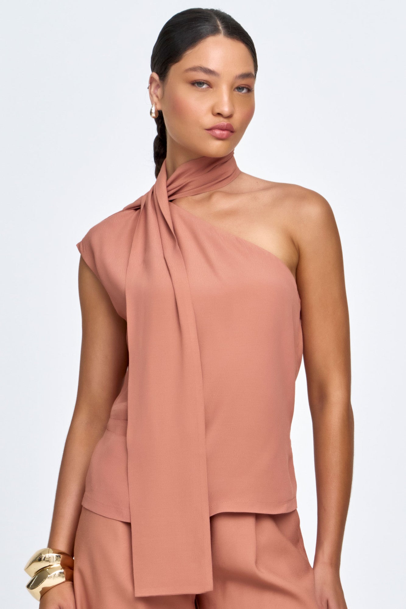 Blusa Ombro Só com Amarração Viscocrepe Marrom Claro