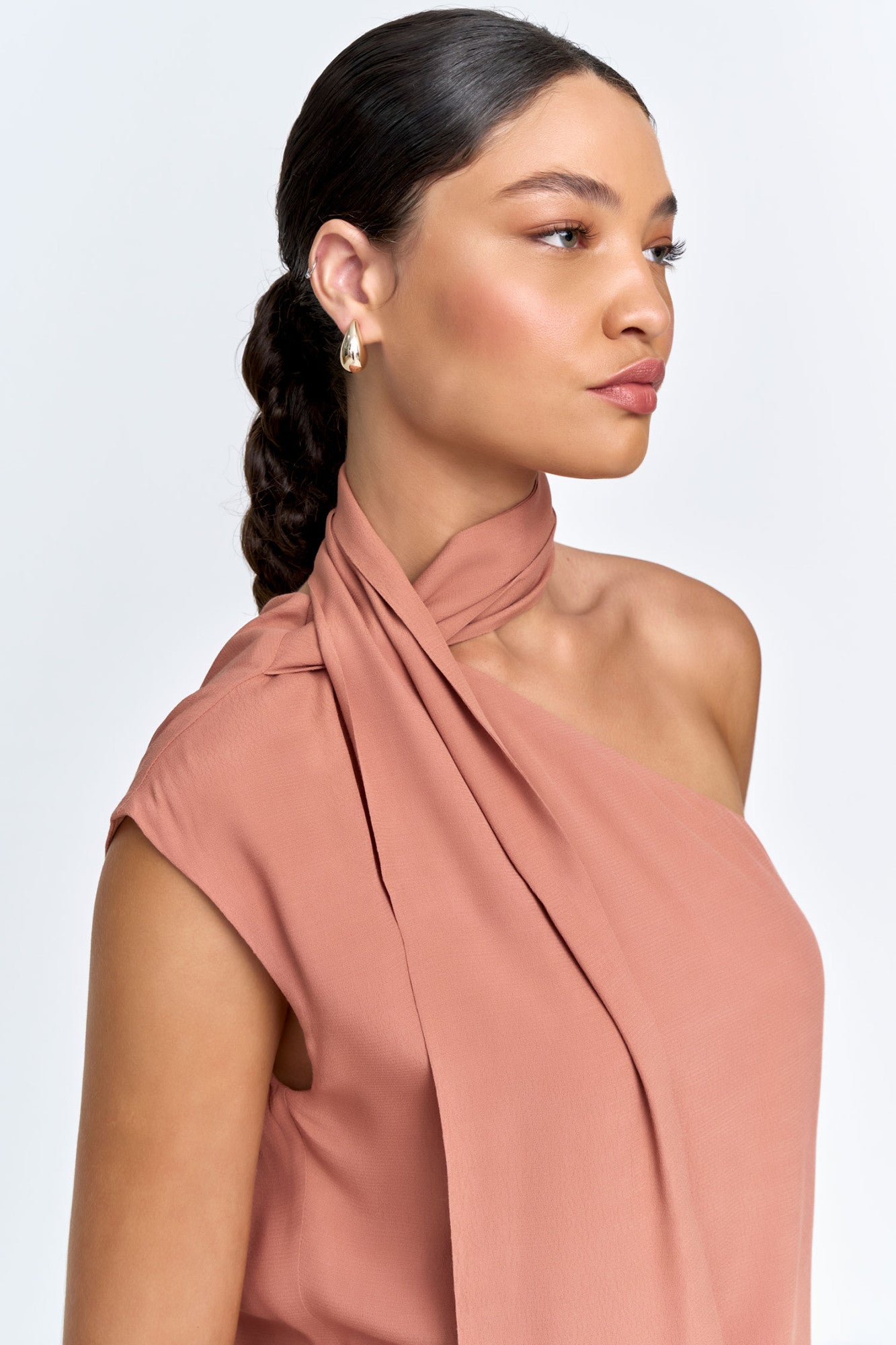 Blusa Ombro Só com Amarração Viscocrepe Marrom Claro