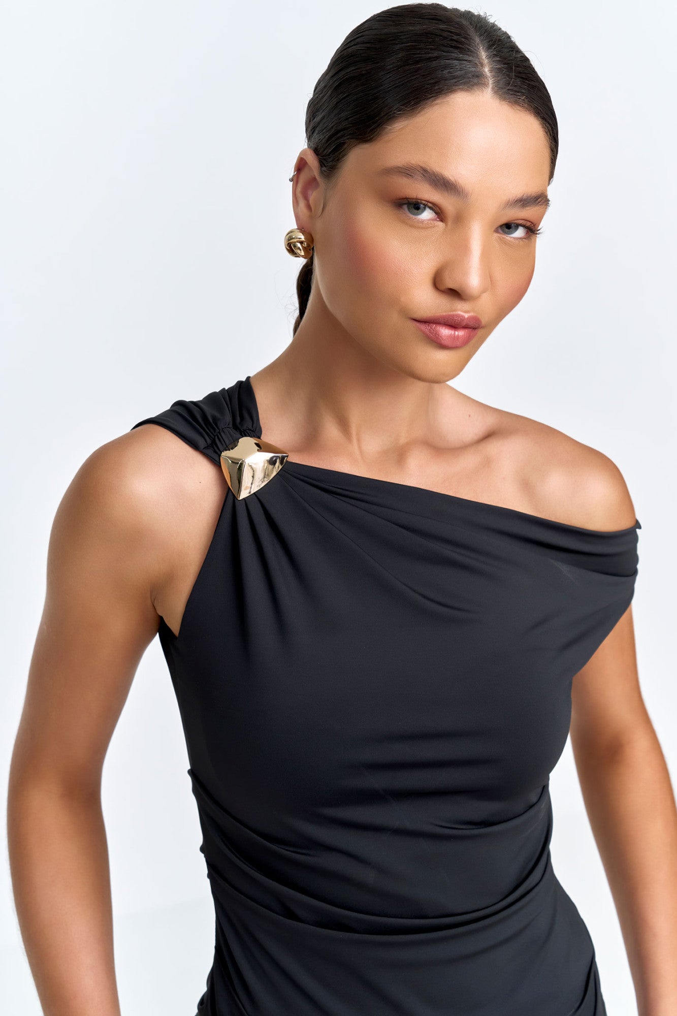 Blusa Feminina de Malha com Pregas e Detahe no Ombro Preto