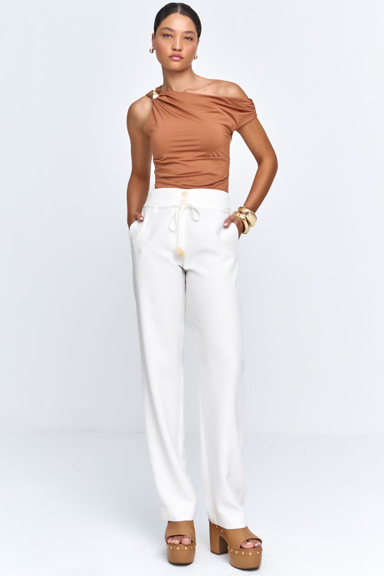 Blusa Feminina de Malha com Pregas e Detahe no Ombro TerraCota