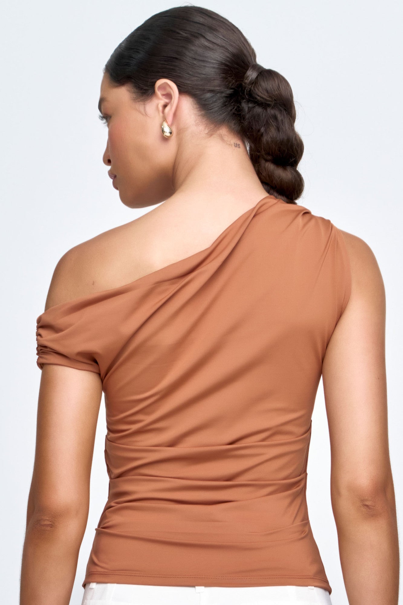 Blusa Feminina de Malha com Pregas e Detahe no Ombro TerraCota