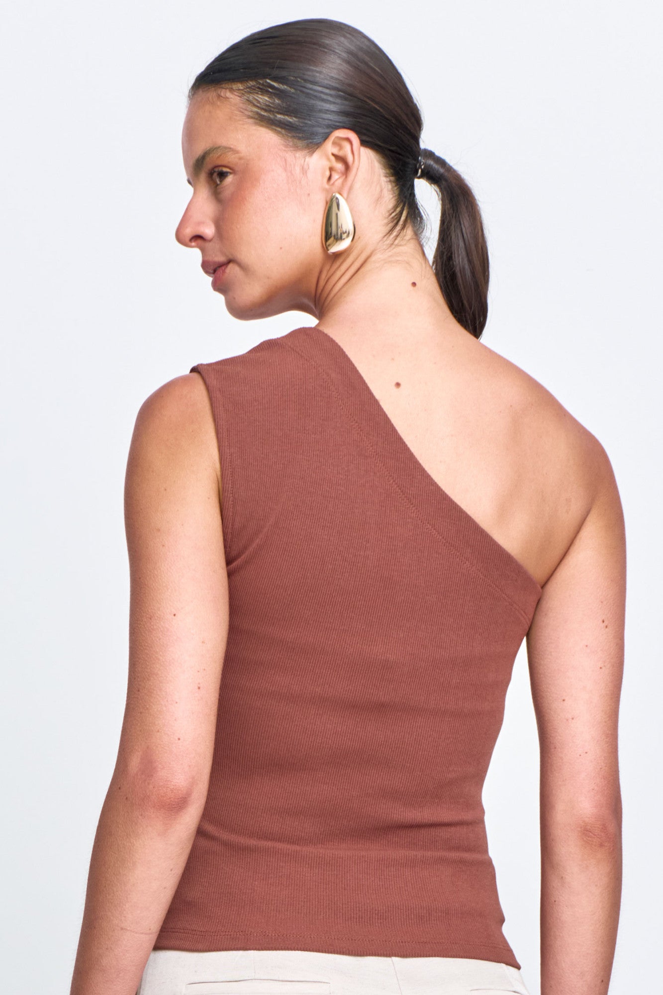 Blusa Malha Ribana com Ombro Único Chocolate