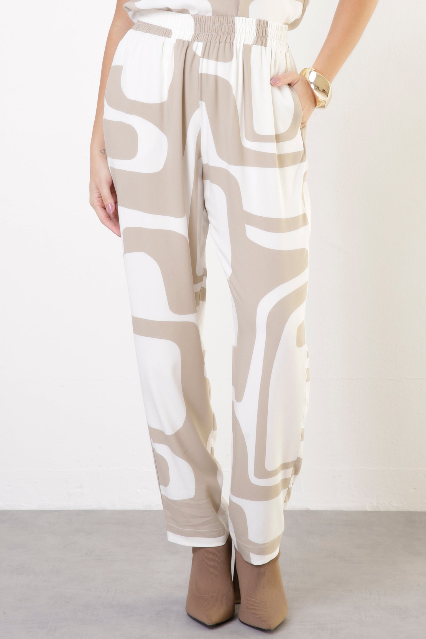 Calça Viscocrepe Estampada com Bolso