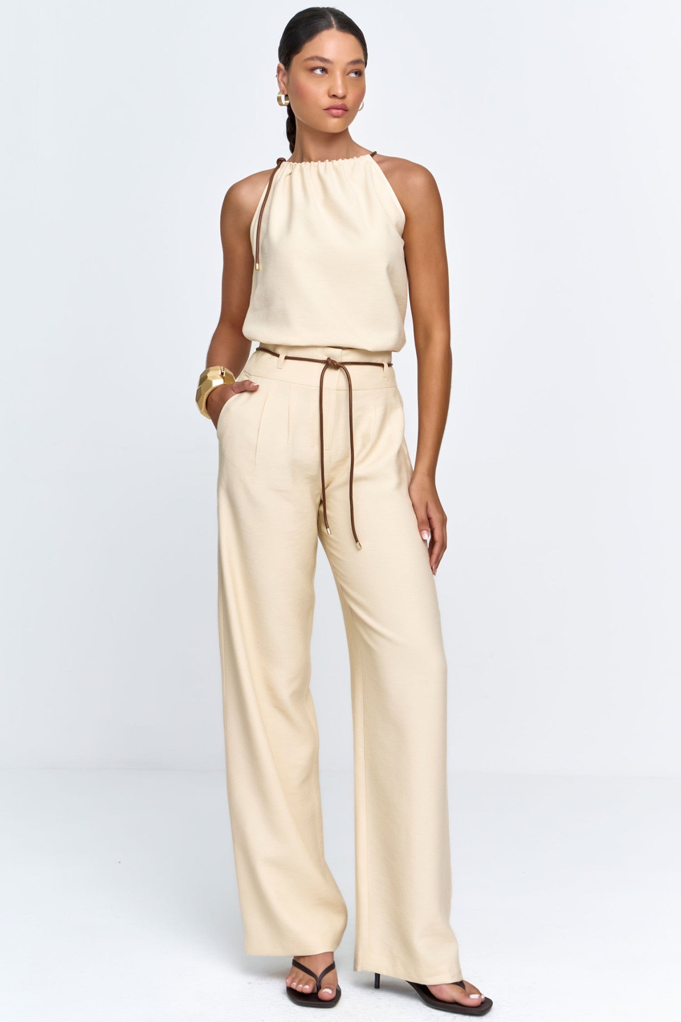 Calça Feminina Alfaiataria com Cinto e Bolso Amarelo
