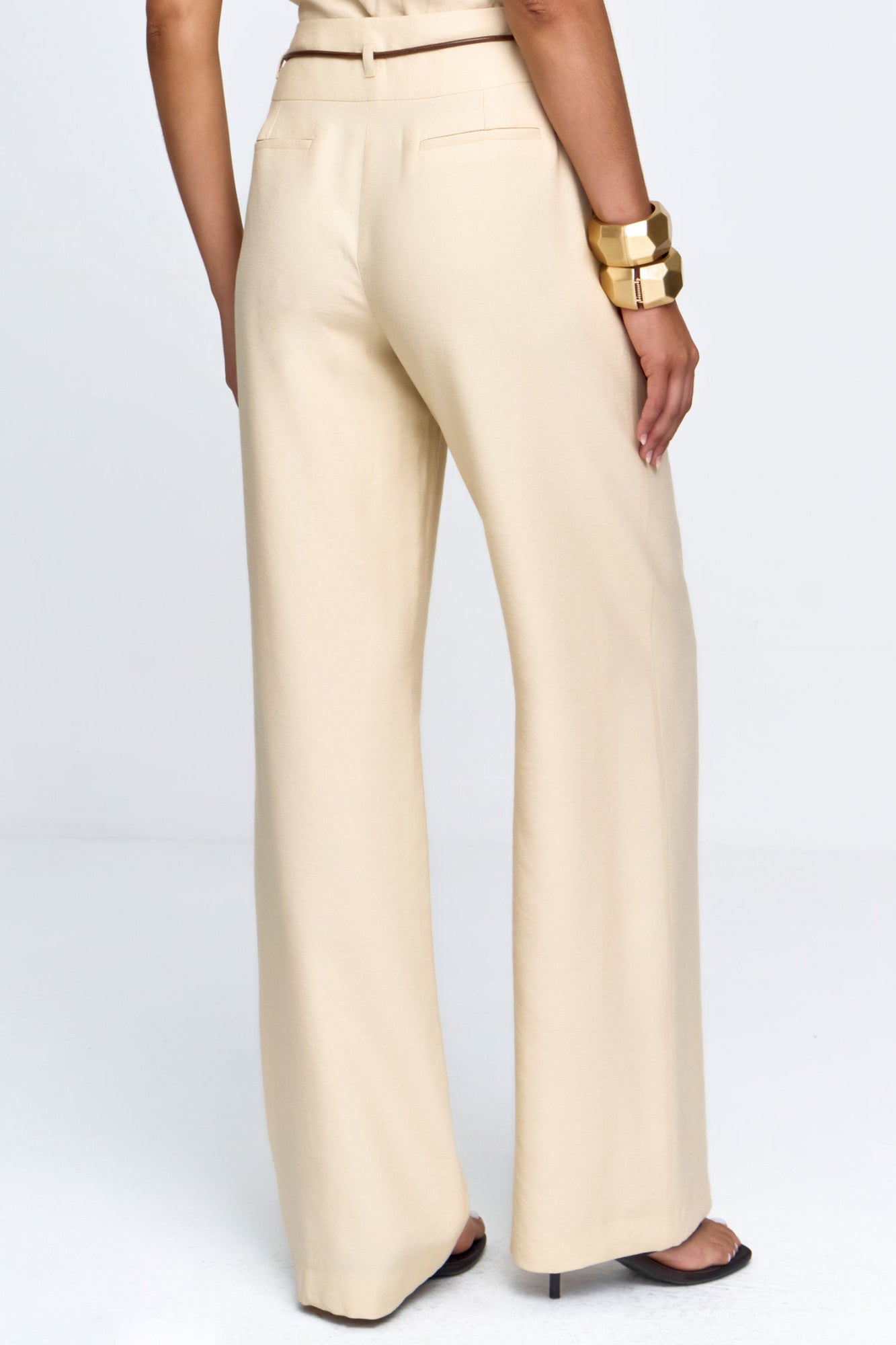 Calça Feminina Alfaiataria com Cinto e Bolso Amarelo