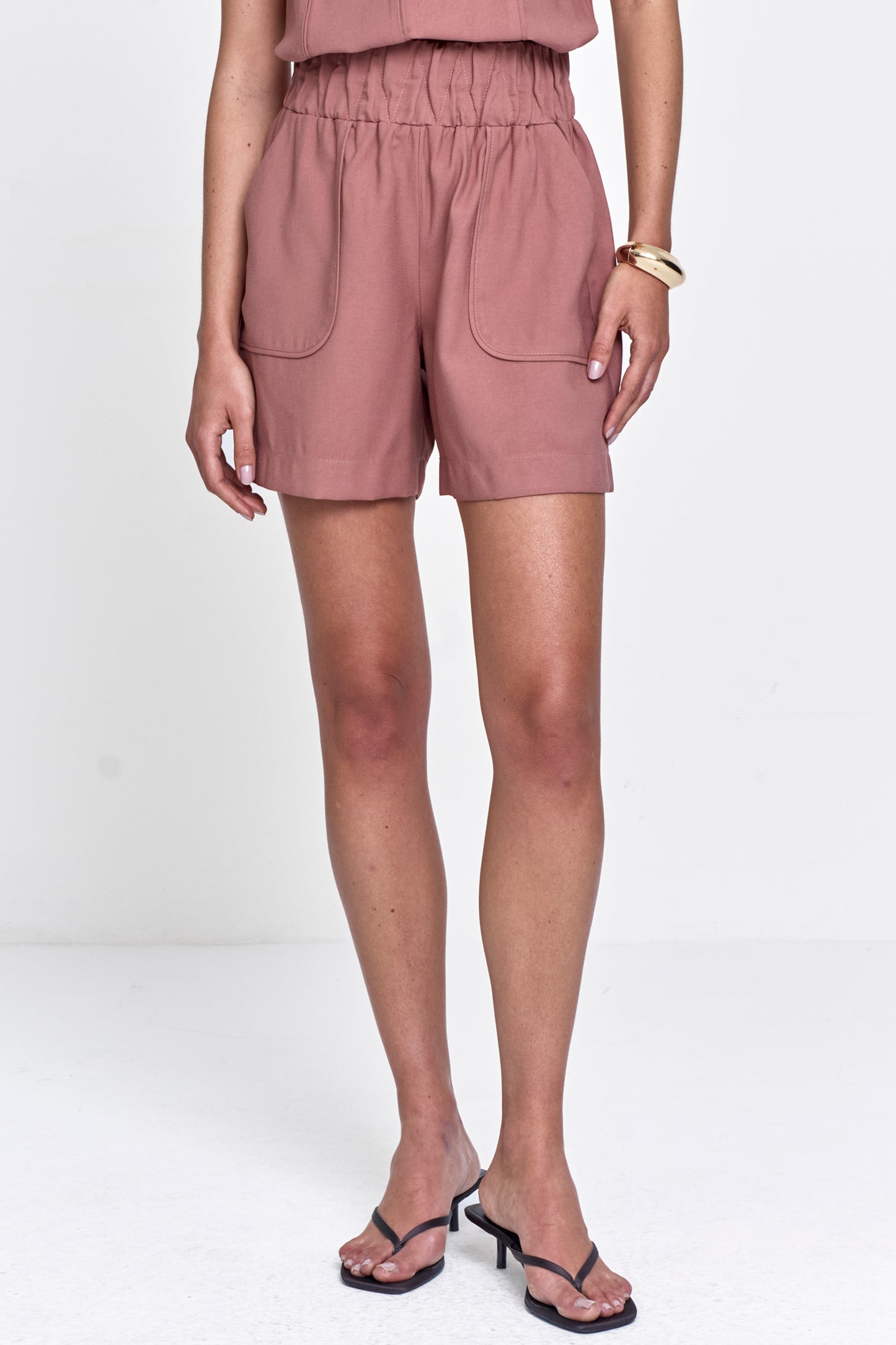 SHORTS VISCO TWILL C/BOLSO E DET.VIVO