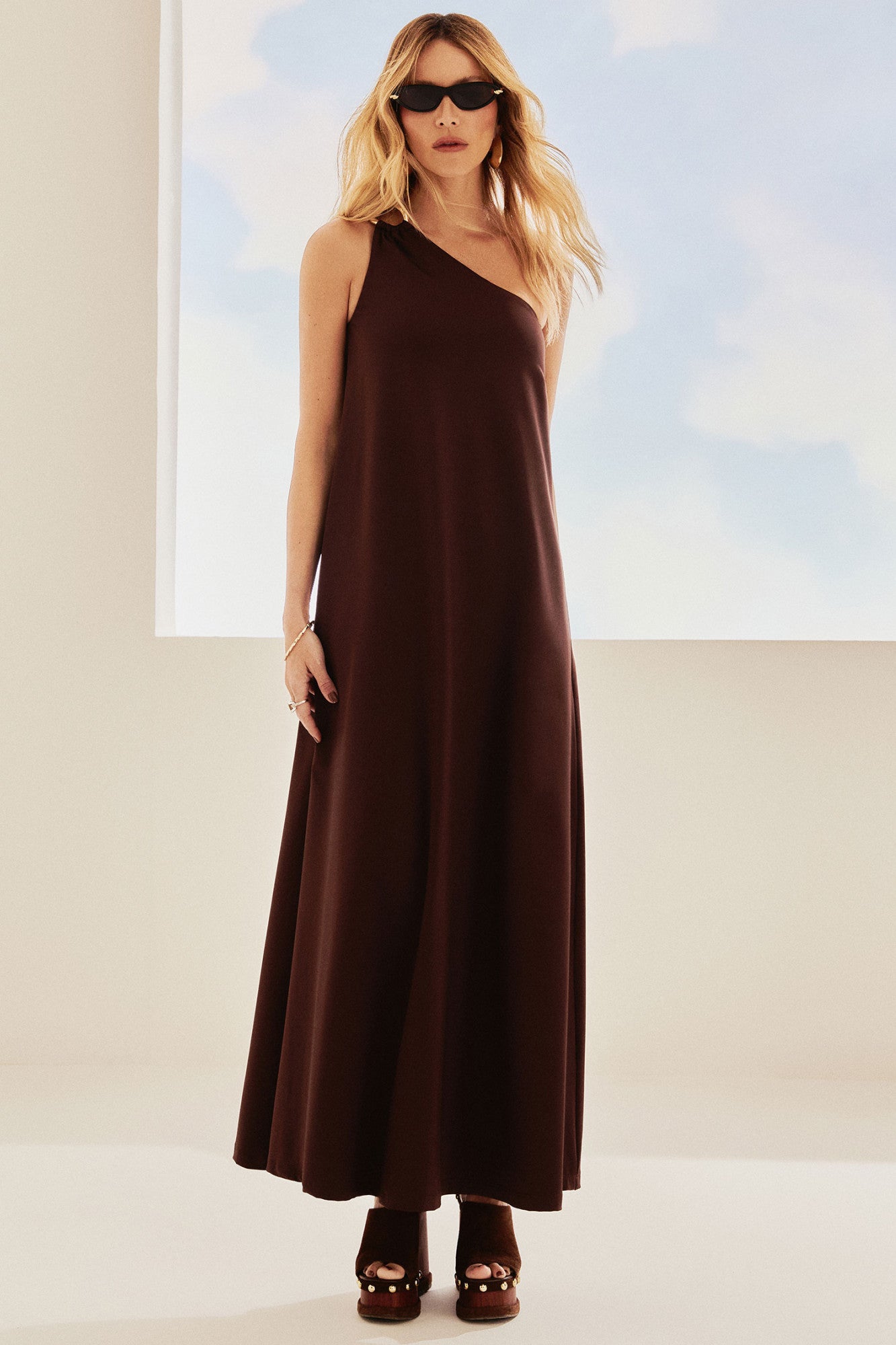 Vestido Malha Ombro Único Marrom