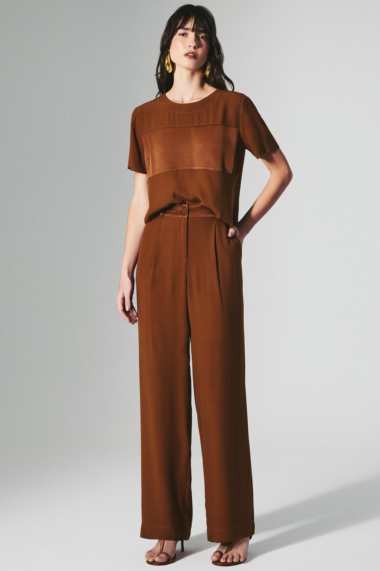 Calça Viscose Acetinada Marrom