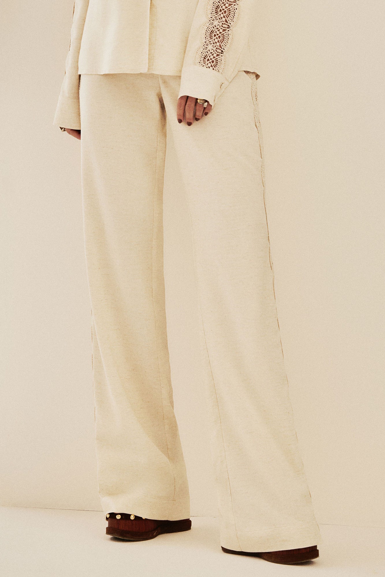 Calça Viscolinho Com Renda Natural