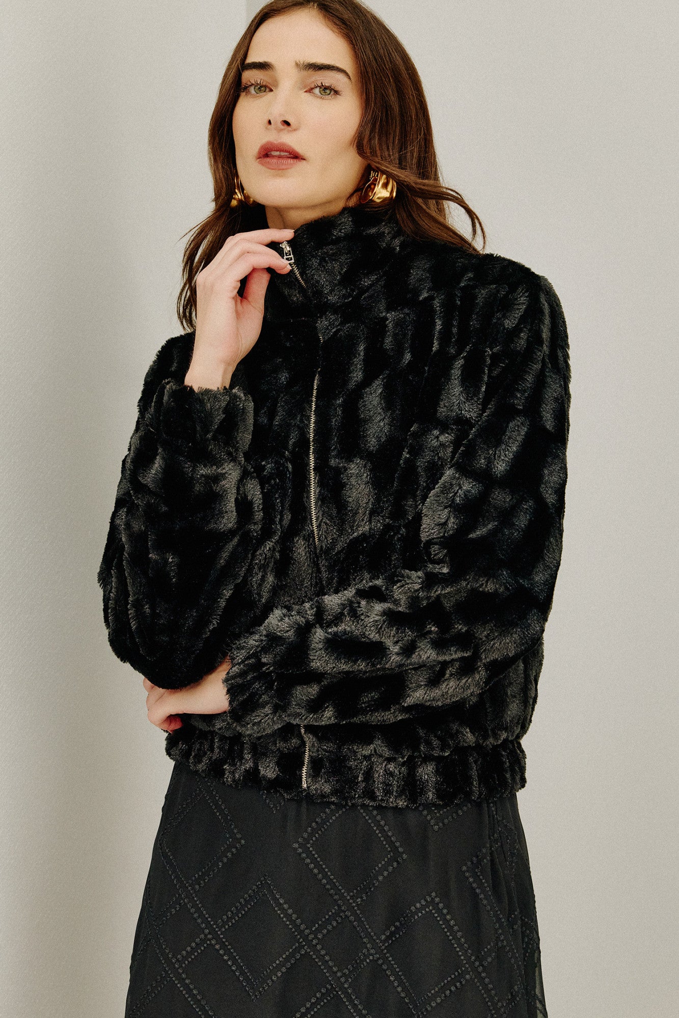 Jaqueta Teddy Feminina Marrom Peluciada Preto