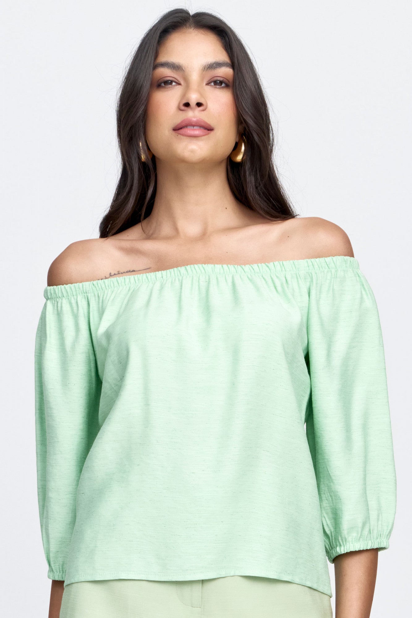 Blusa Viscolinho Misto Ombro a Ombro Verde