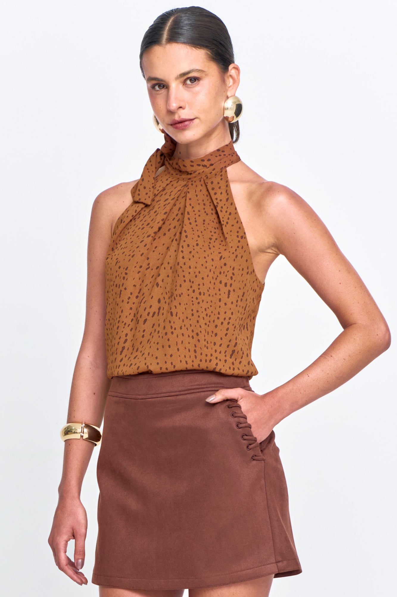 Blusa Cava Americana Crepe com Amarração Estampada Caramelo