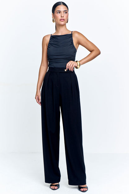 Calça Reta Alfaiataria com Pregas e Bolso