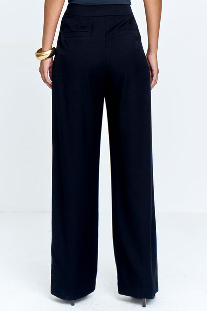 Calça Reta Alfaiataria com Pregas e Bolso