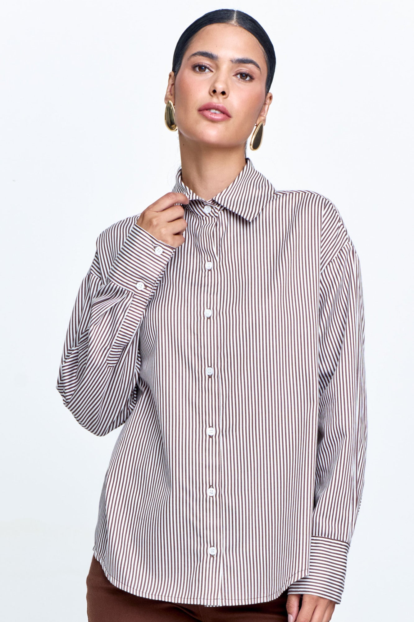 Camisa Tricoline Listrada em Fio Tinto Marrom