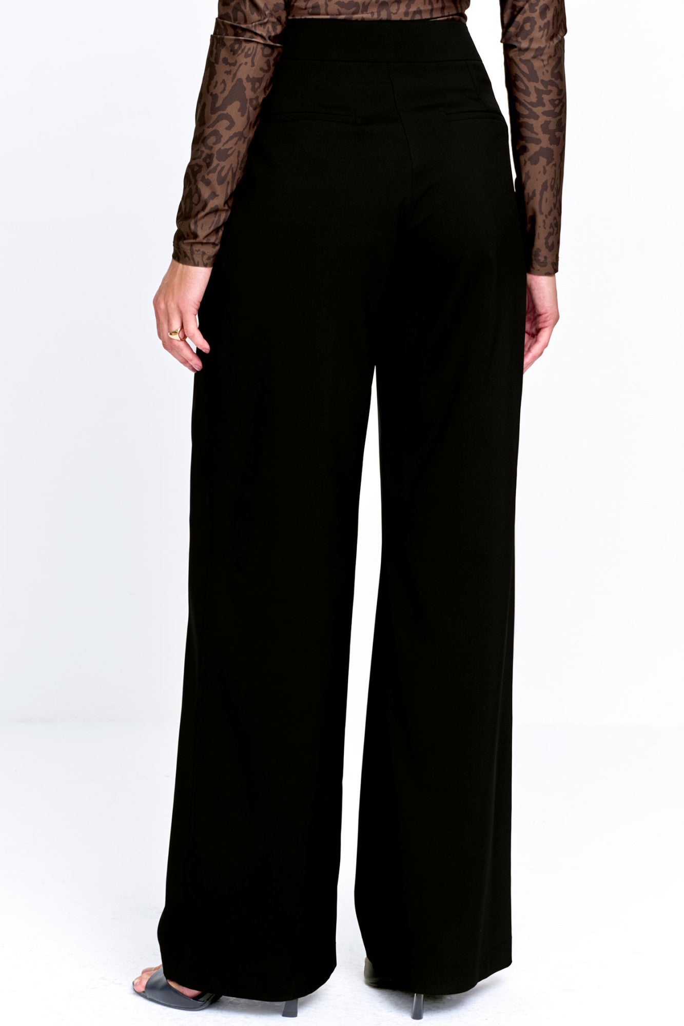 Calça Feminina Alfaiataria com Cinto de Couro