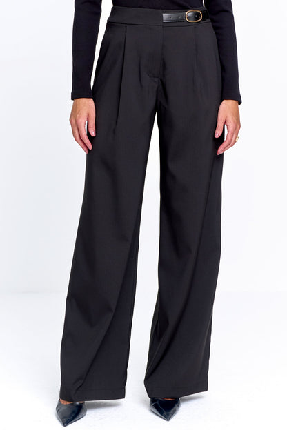 Calça Feminina Alfaiataria com Cinto de Couro