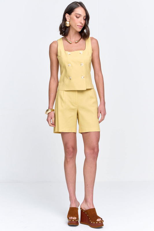 Shorts Viscolinho Com Pregas Amarelo Claro