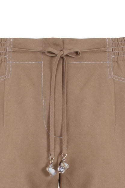 BERMUDA VISCOSE MISTA DT. PESPONTOS EM CONTRASTE