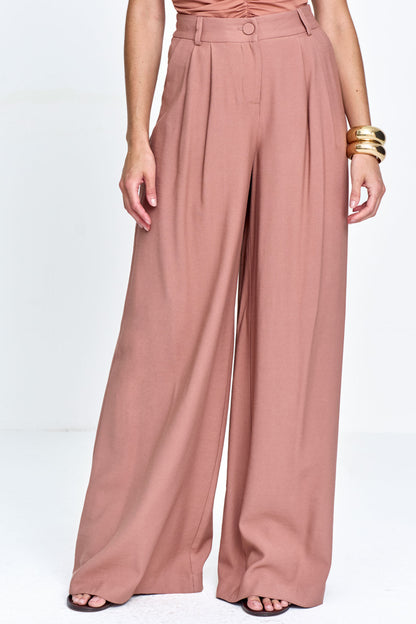 Calça Pantalona de Alfaiataria com Pregas e Bolso Mocha