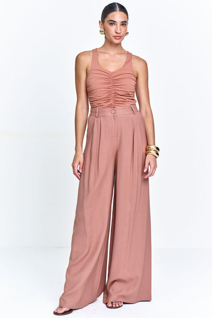 Calça Pantalona de Alfaiataria com Pregas e Bolso Mocha