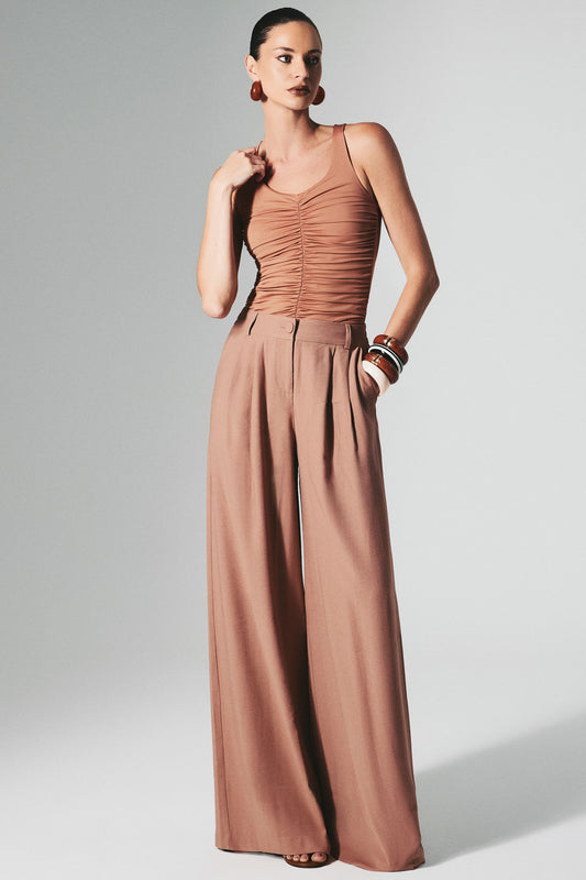 Calça Pantalona de Alfaiataria com Pregas e Bolso Mocha