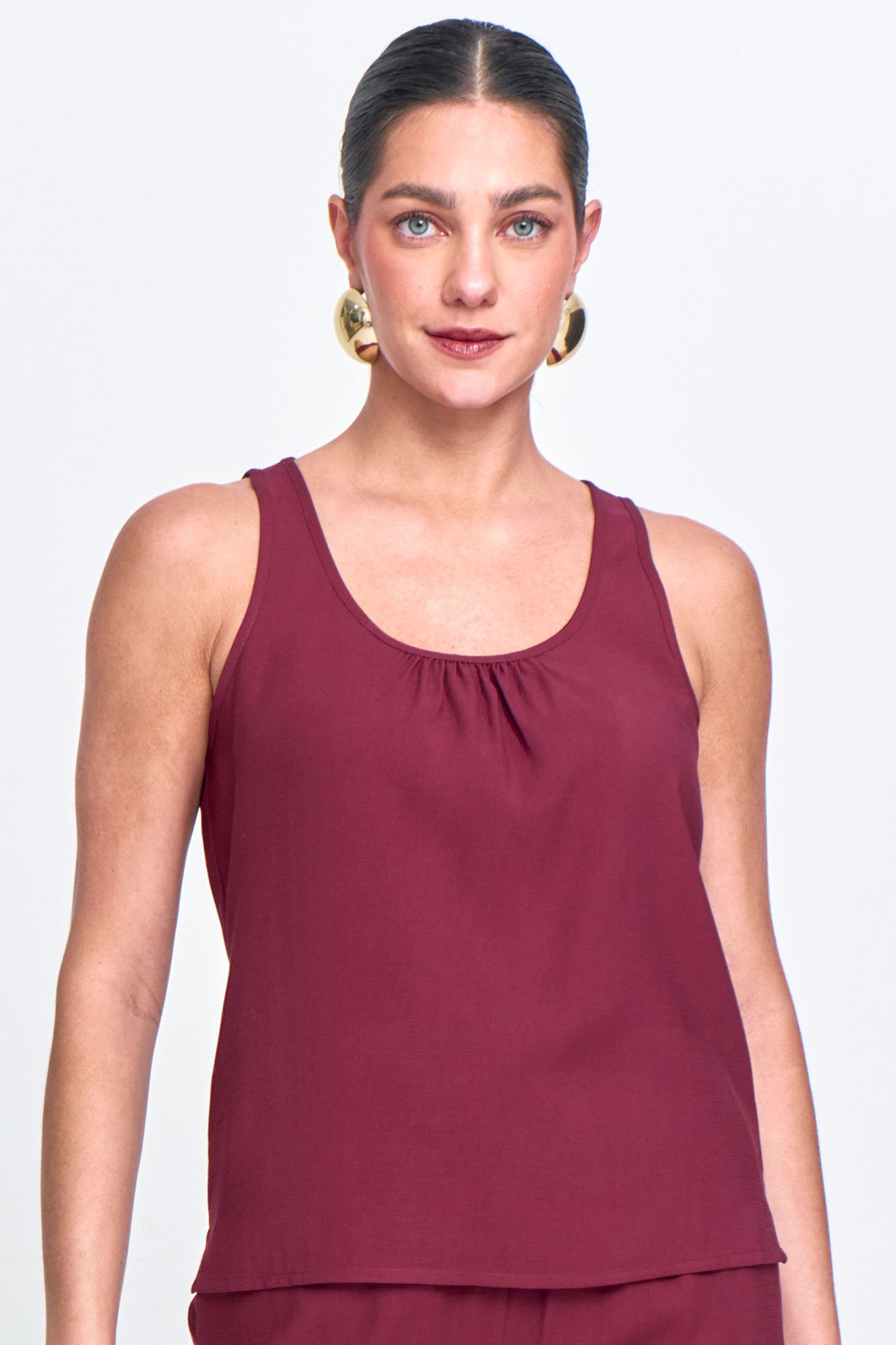 Regata Feminina Alfaiataria com Decote Redondo Franzido Vinho