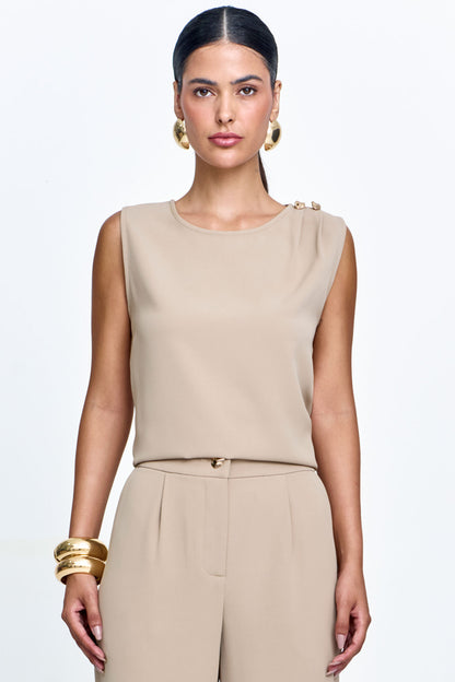 Blusa Alfaiataria Regata Feminina com Pregas no Ombro Bege