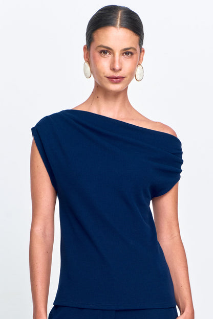 Blusa Malha Piquiet Assimétrica Ombro com Pregas