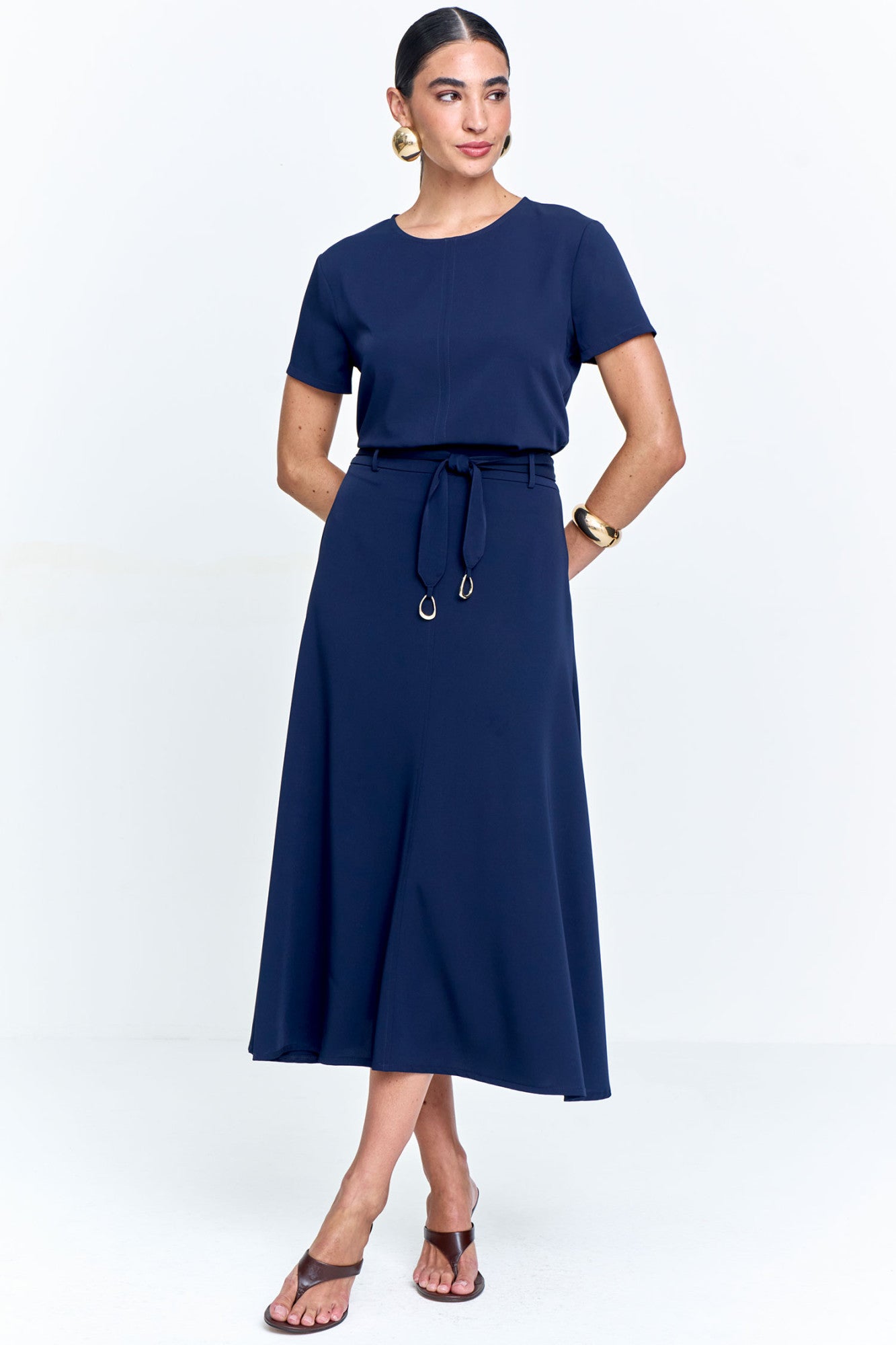 Saia Midi Alfaiataria com Recortes Pespontados e Cinto Marinho