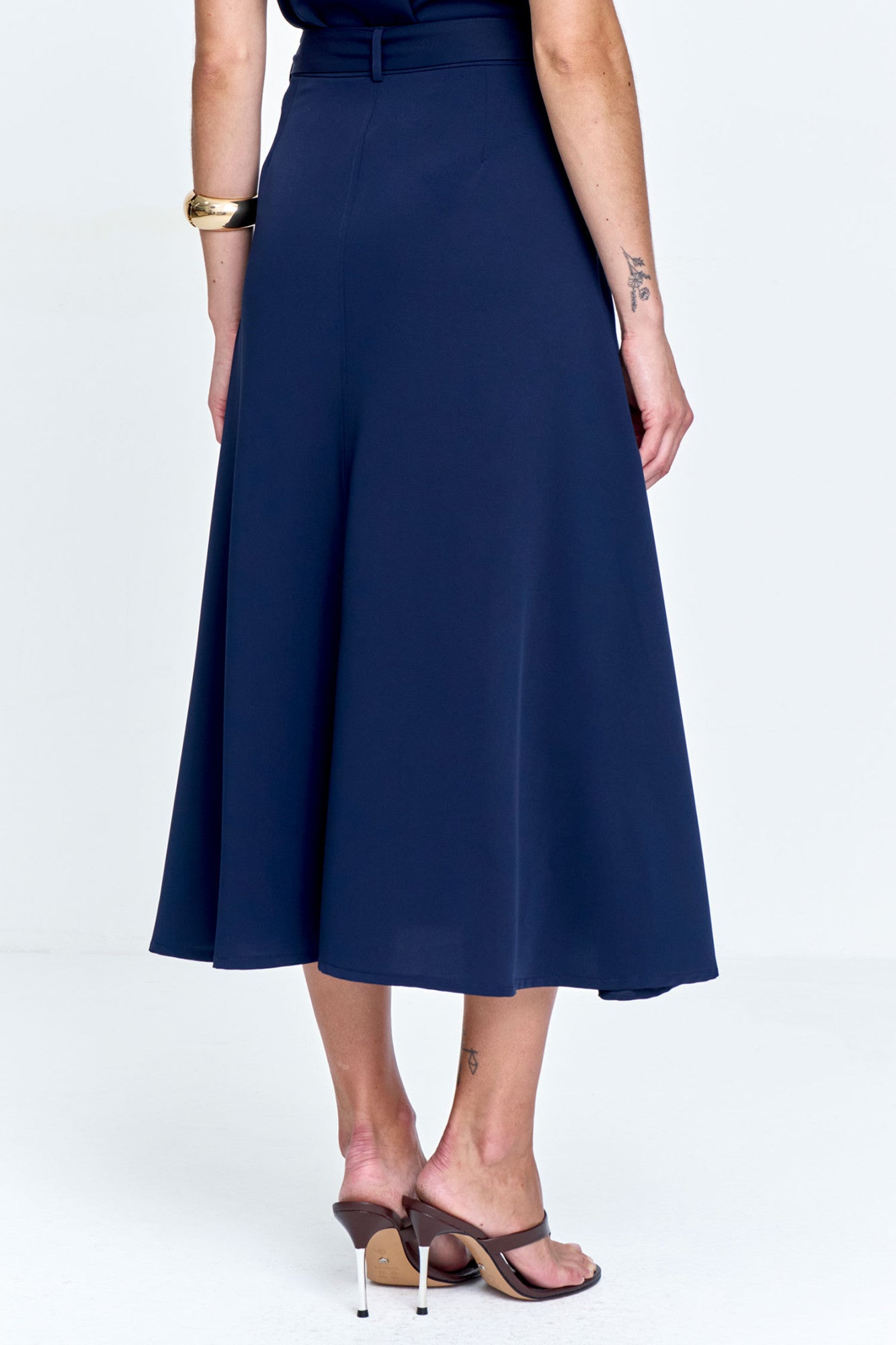 Saia Midi Alfaiataria com Recortes Pespontados e Cinto Marinho