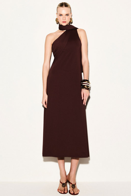 Vestido Malha com Um Ombro Só e Echarpe Marrom