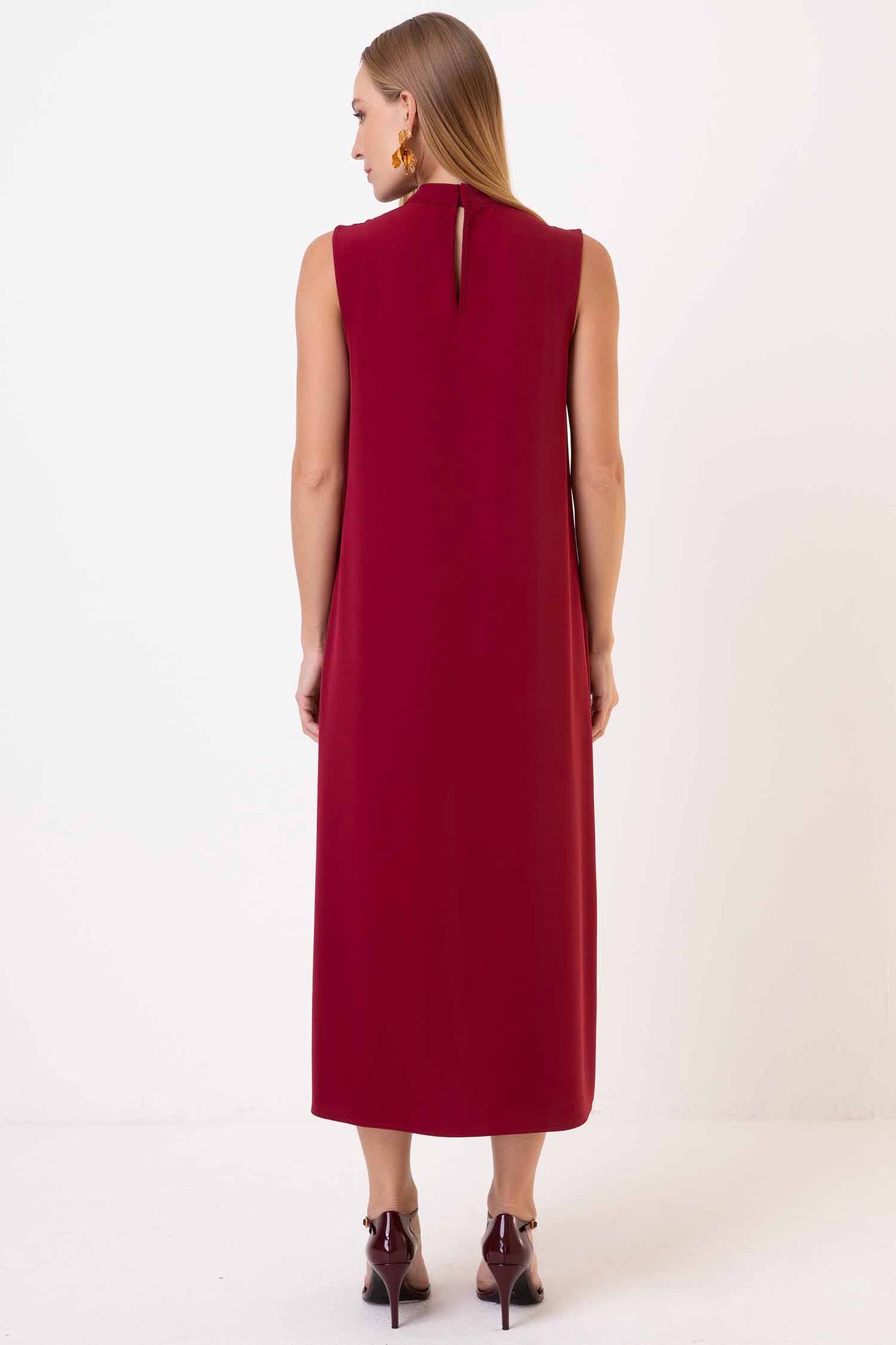 Vestido Alfaiataria C/ Pregas e Fenda na Frente