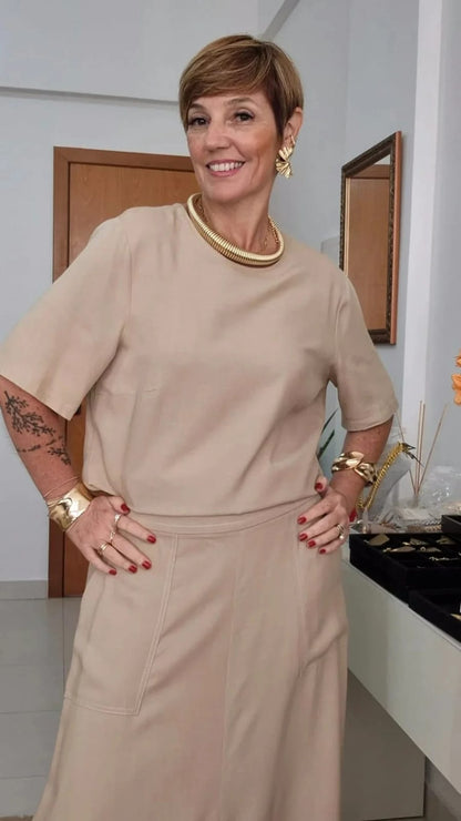 BLUSA LISA COM MANGAS DECOTE REDONDO