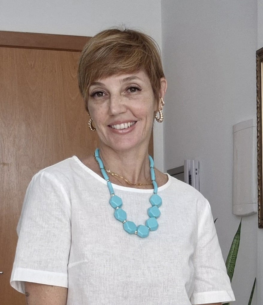 BLUSA ALFAIATARIA LISA COM MANGAS E DECOTE REDONDO