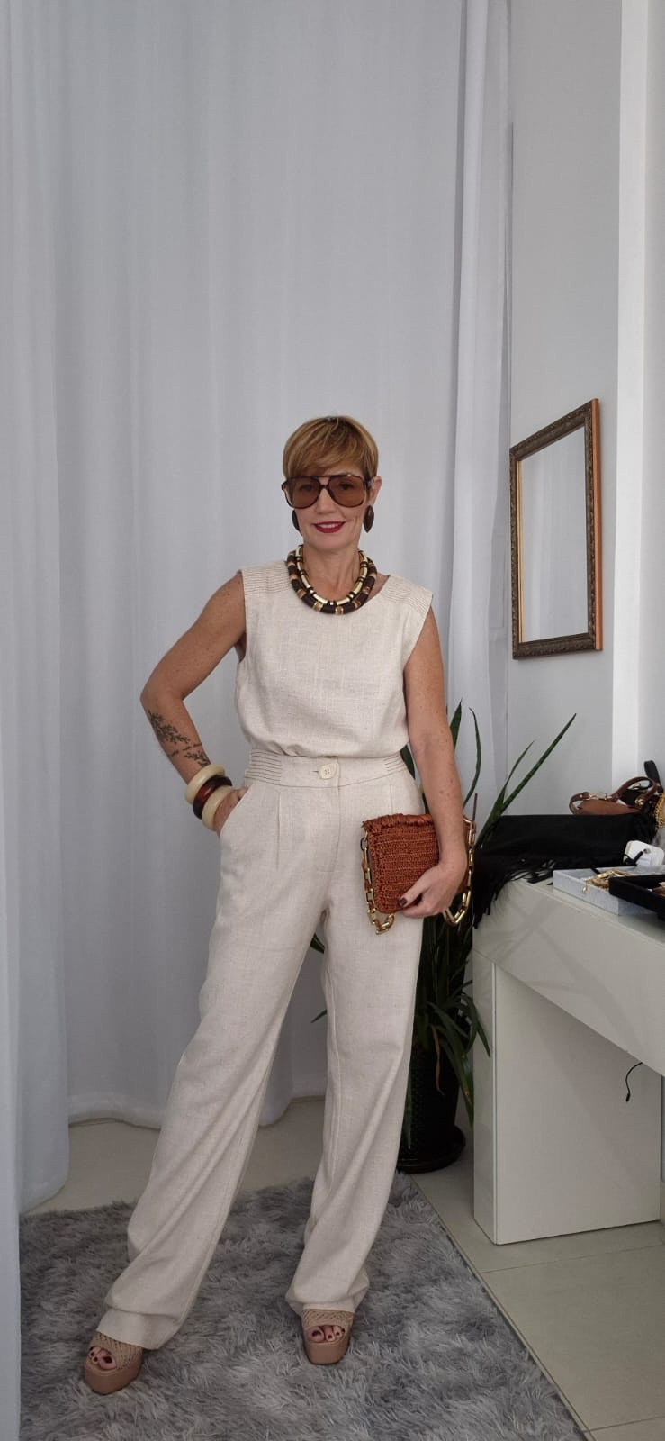CALÇA RETA VISCOLINHO C/PREGA E BOLSOS