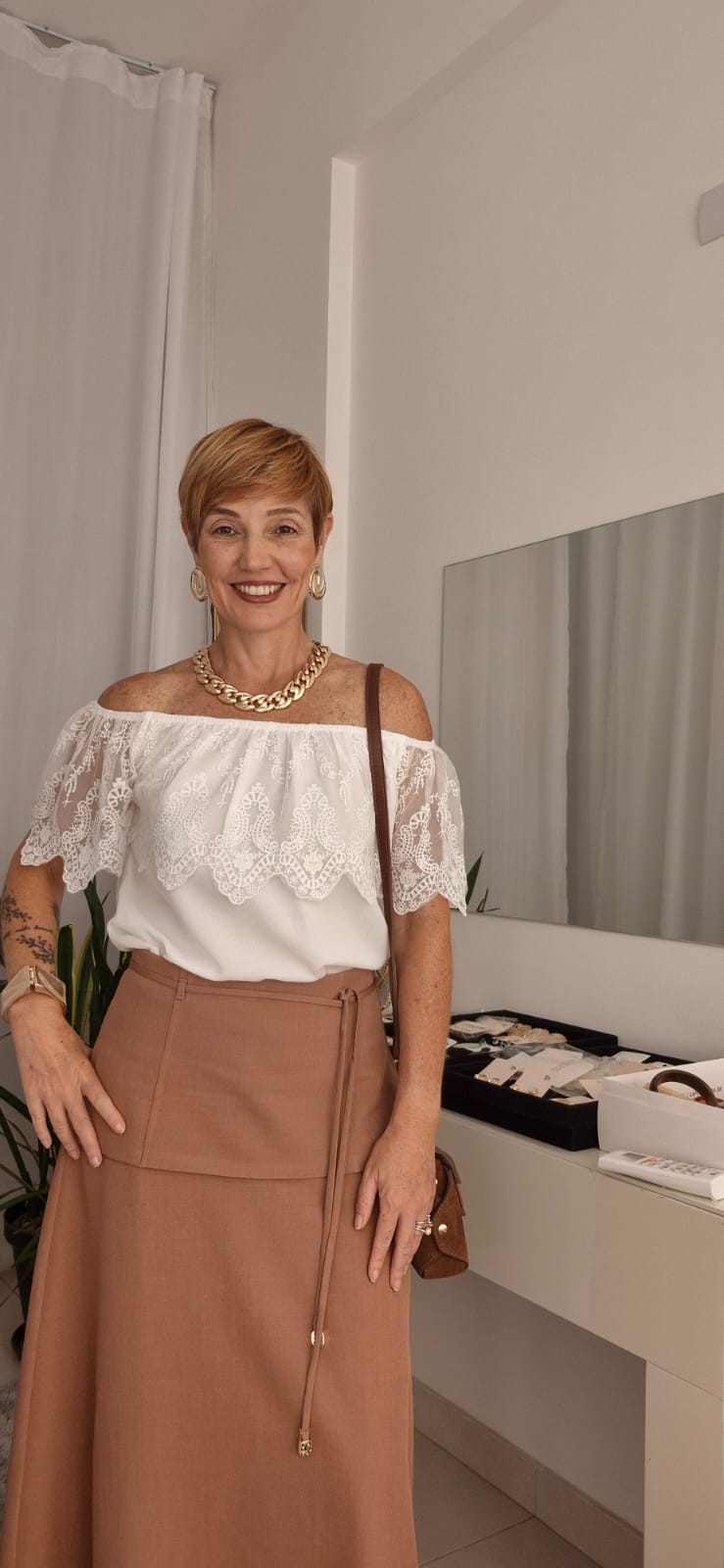 BLUSA CREPE OMBRO A OMBRO DET.TULE RENDA